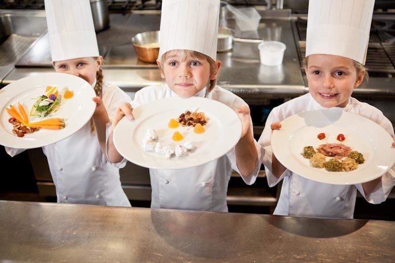 Children in restaurants